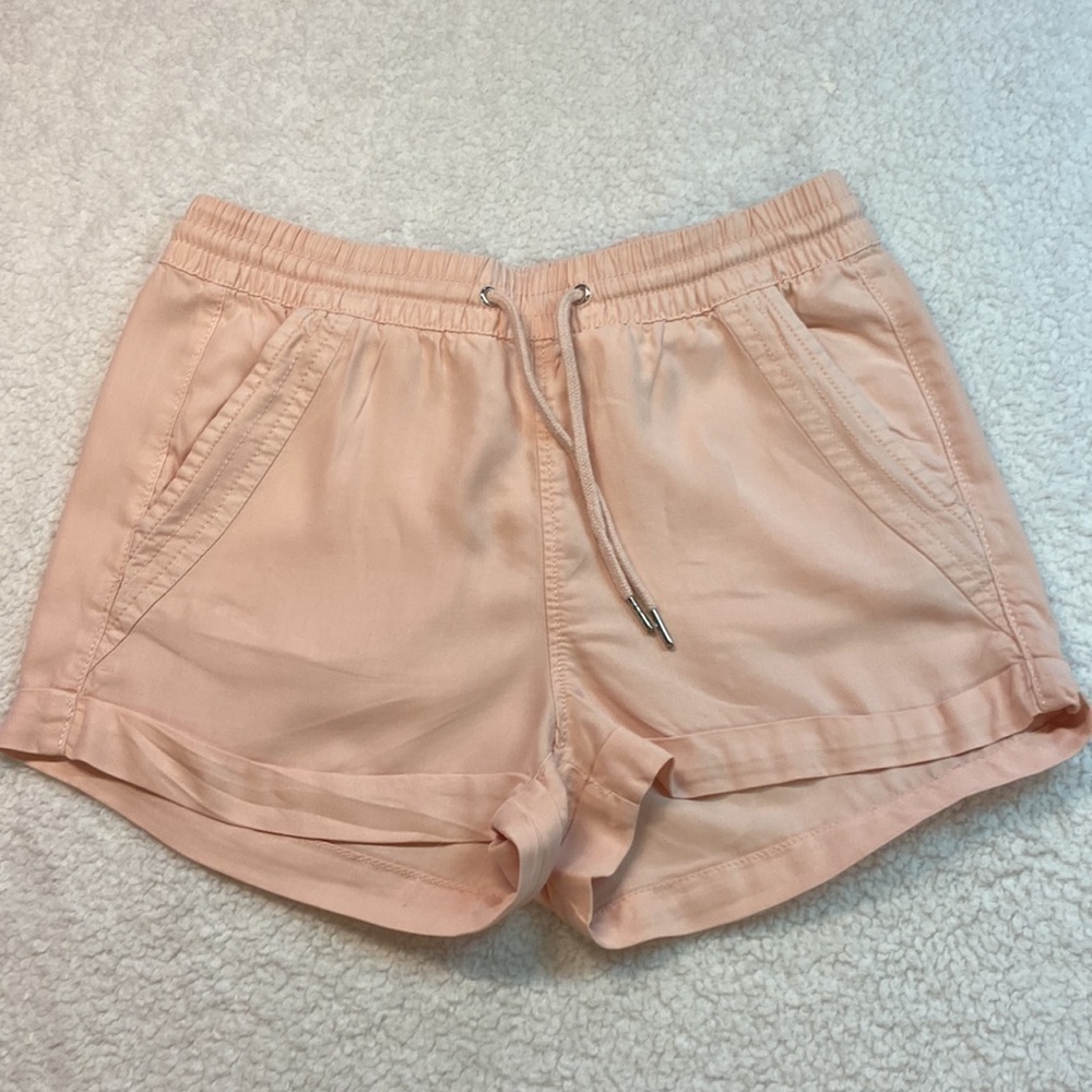 Divided by H&M Shorts Lyocell Soft Peachy Pink Size 2